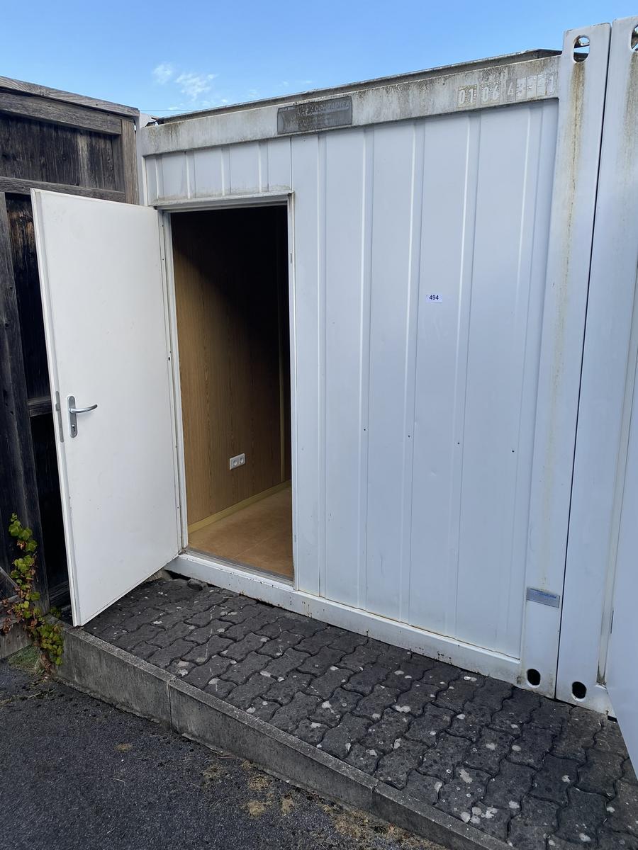 Containex Bürocontainer 300/240/260 cm, 1 Türe, PVC Bodenbelage, Boden kaputt - Wasserschaden, ohne Fenster, E Installation, Baujahr 2000