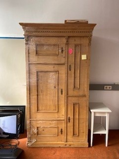 Bauernkasten ca. 213 x 122 x 60 cm, antik?d=2025-10-03 00:45:29
