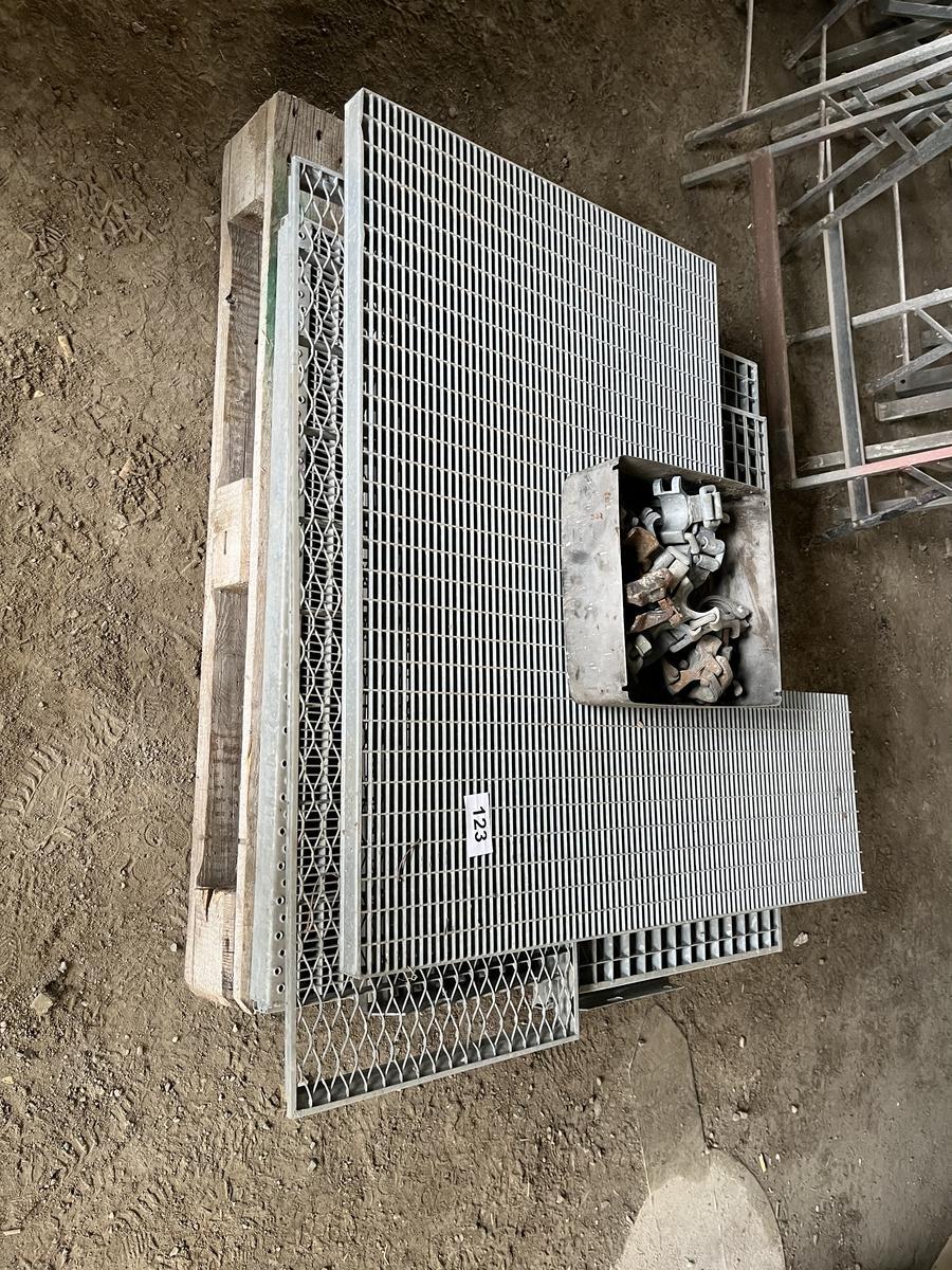 1 Palette verzinkte Gitterroste gemischte Größen