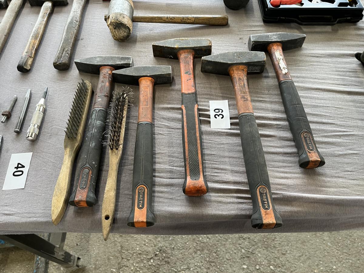 5 Stück Hämmer , 2 x Drahtbürste