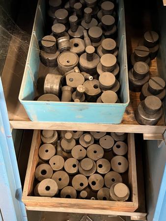 Peddinghaus 210D 11 Stanzmaschine 90/9/90 , 65/7/45,rund 34 mit Zubehr