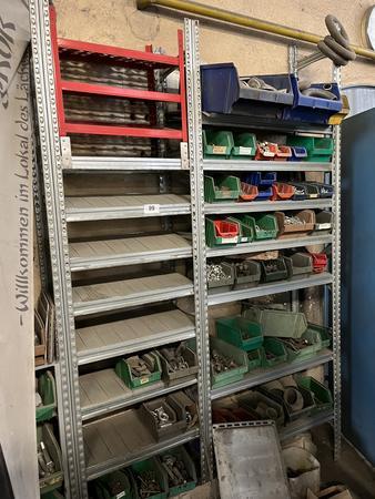 Inhalt der Regalanlage: Schrauben,Befestigungsmaterial