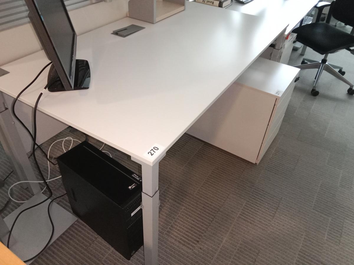 Steelcase Schreibtisch, ca. 160x90cm, weiß, ohne Rückwand, mit EDV Klappe