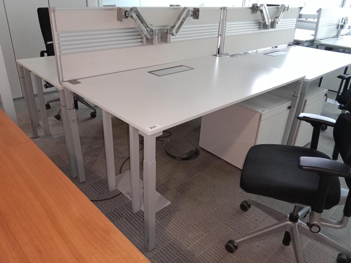 Steelcase Schreibtisch, ca. 160x90cm, weiß, ohne Rückwand, mit EDV Klappe