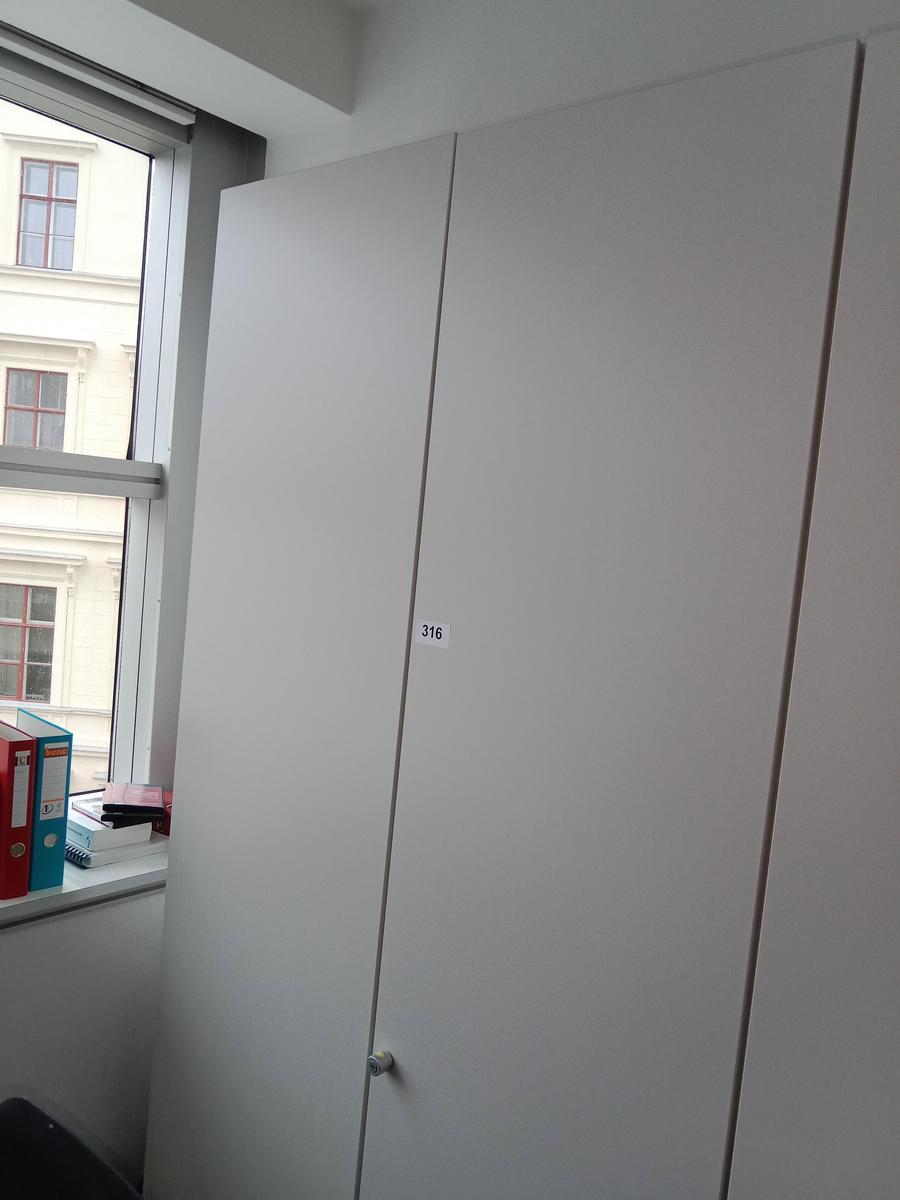Aktenschrank, Steelcase, 6 Ordner hoch, weiß, ca. 120x45x230cm