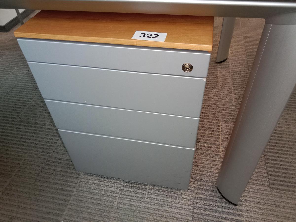 Rollcontainer in Holzoptik, Front silber, ca. 45x60x63cm