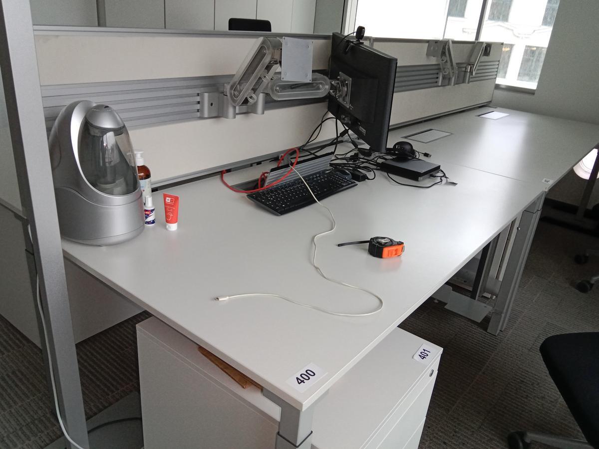 Steelcase Schreibtisch, ca. 160x90cm, weiß, mit Rückwand, mit EDV Klappe