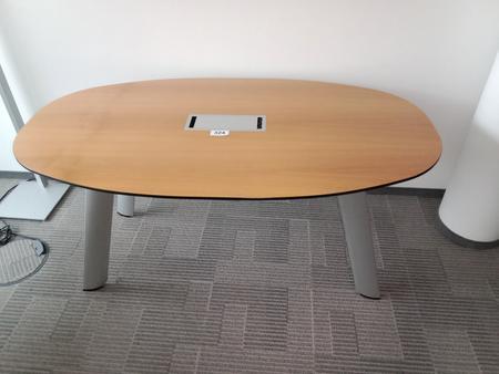 Besprechungstisch, oval, in Holzoptik, ca. 160x90cm, mit EDV Klappe, inkl. 6 Stk. Besprechungssthlen von Bene mit Lederbezug
