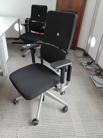 Steelcase Brodrehstuhl, Stoffbezug, schwarz