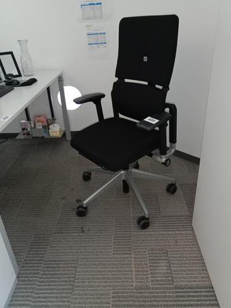 Steelcase Brodrehstuhl, Stoffbezug, schwarz