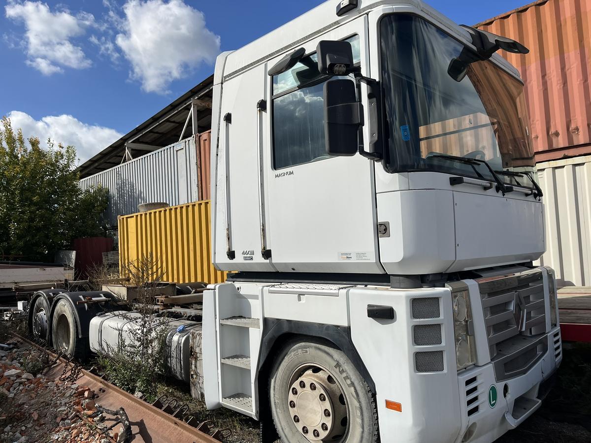 Renault Magnum Dxi 460 Lastkraftwagen, BJ 09 / 2007, Diesel, 338 kW, weiß, ca. 713.381 KM