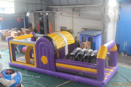 Ninja-Hindernisparcours, 5-teilig aufbaubar, 26x10m, 0.55mm PVC, mit 8 Gebläse und komplettem Zubehör Ninja-Hindernisparcours, 5-teilig aufbaubar, 26x10m, 0.55mm PVC, mit 8 Gebläse und komplettem Zubehör