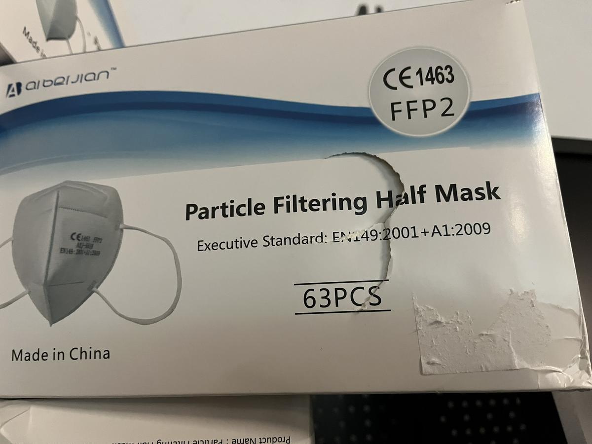 40 Pakte je 63 Stück Schutzmasken?d=2025-10-22 08:33:30