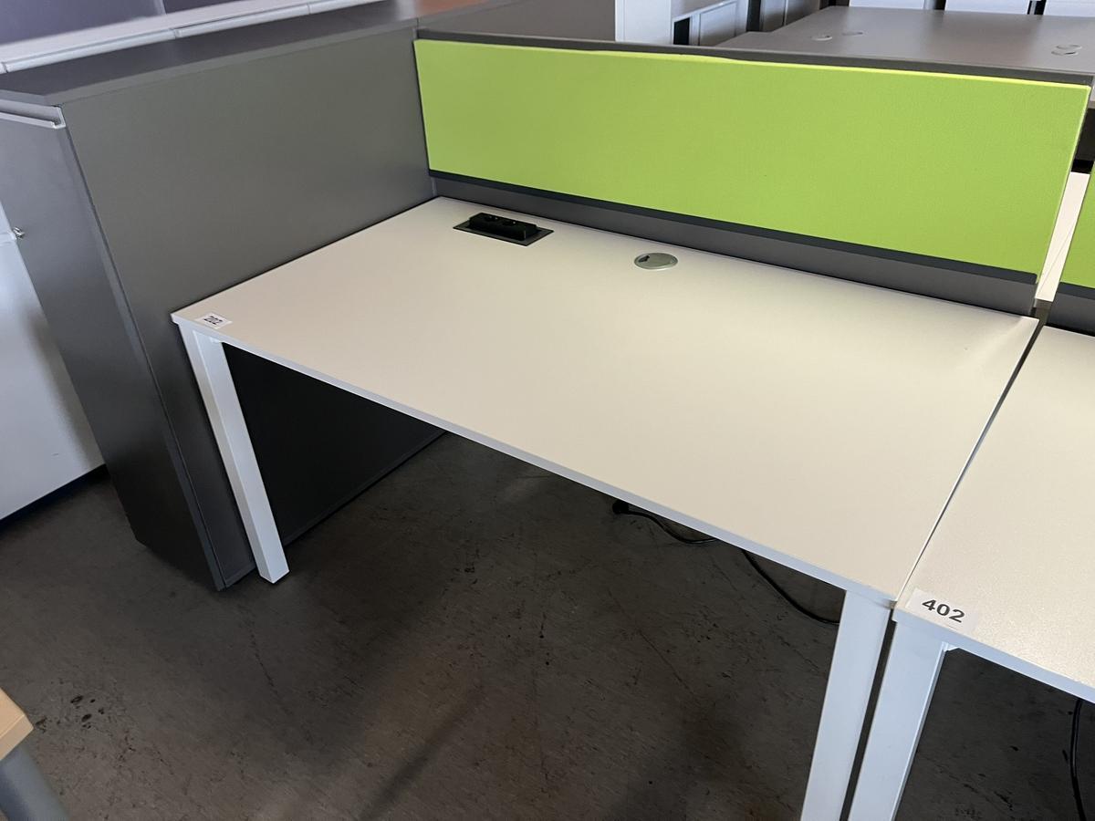 Schreibtischmodul mit Rückwand ca.140x80 cm und Auszugsladenschrank ca. 40 cm