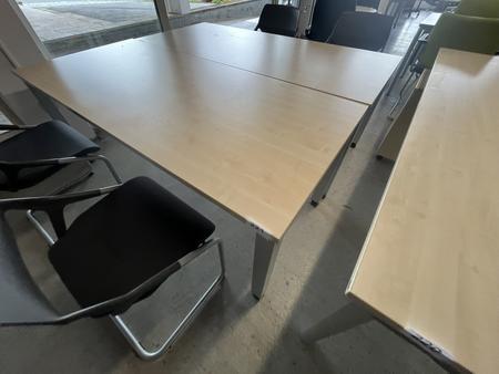 2 Stück Besprechungstische je ca. 180/80 cm 2 Stück Besprechungstische je ca. 180/80 cm