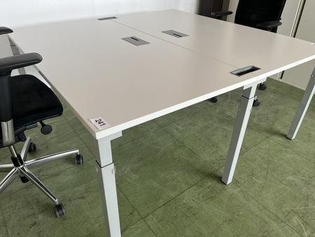 Doppel-, Arbeitsplatz je 160/80 cm mit Trennwand Doppel-, Arbeitsplatz je 160/80 cm mit Trennwand