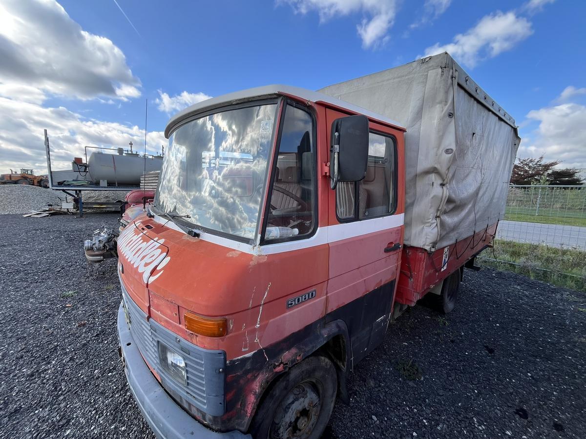 Mercedes 508 D mit Pritschenaufbau Almdudler Plane, BJ 06/1984, 63 kW, Diesel, rot?d=2025-12-03 22:28:51