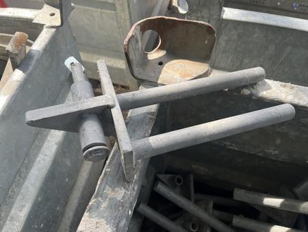 72 Stück = 1 DOKA Box mit Schutzgerüst Fixierungen 72 Stück = 1 DOKA Box mit Schutzgerüst Fixierungen