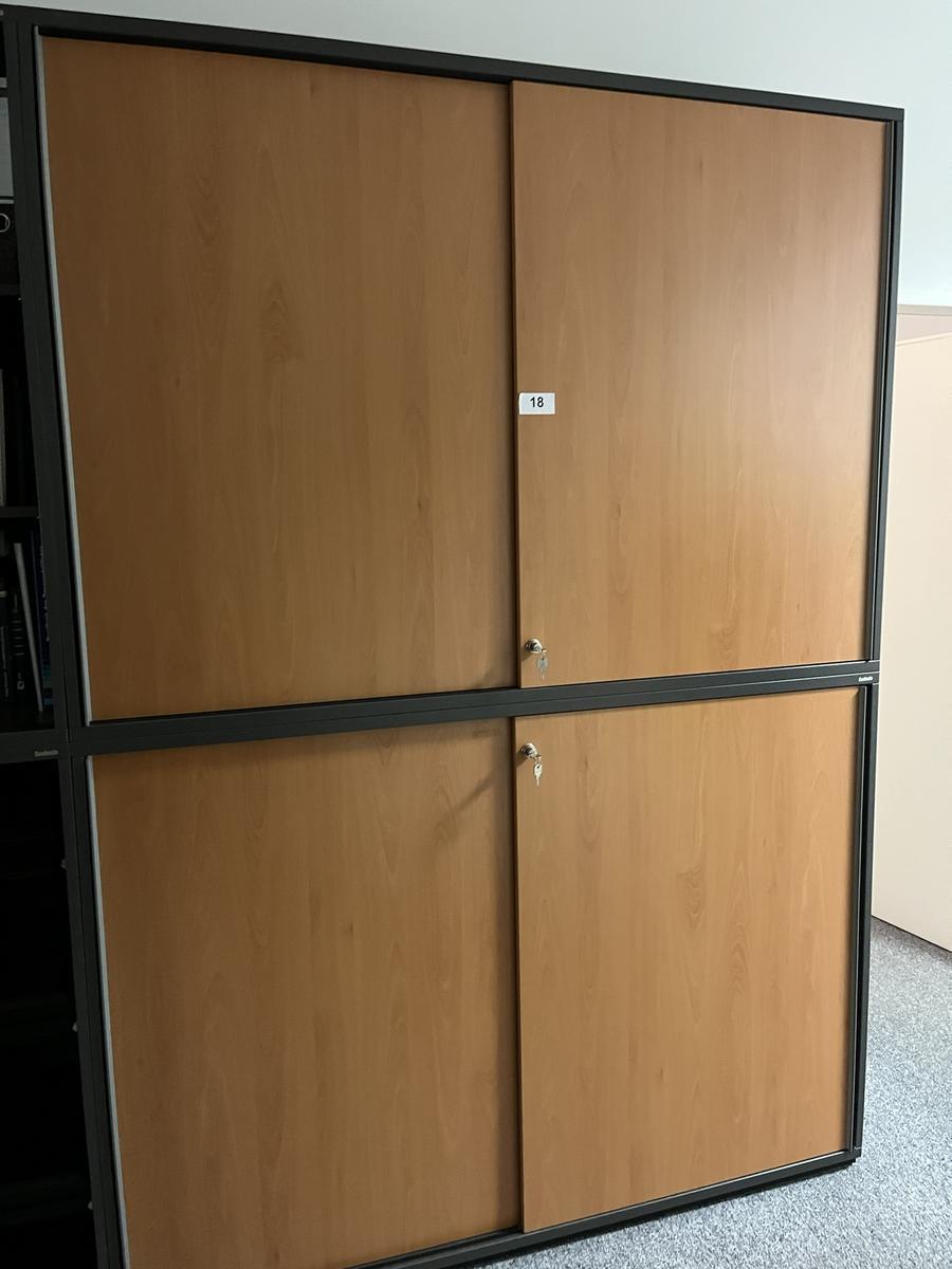 2 Stk.Svoboda Aktenschränke jeweils 160/110 cm 3 Ordnerhöhen?d=2025-11-06 13:46:51