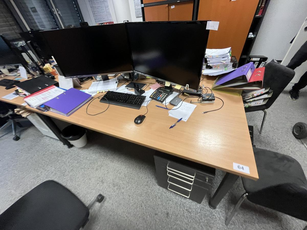 Schreibtisch ca. 200/80 cm?d=2025-11-06 13:46:20