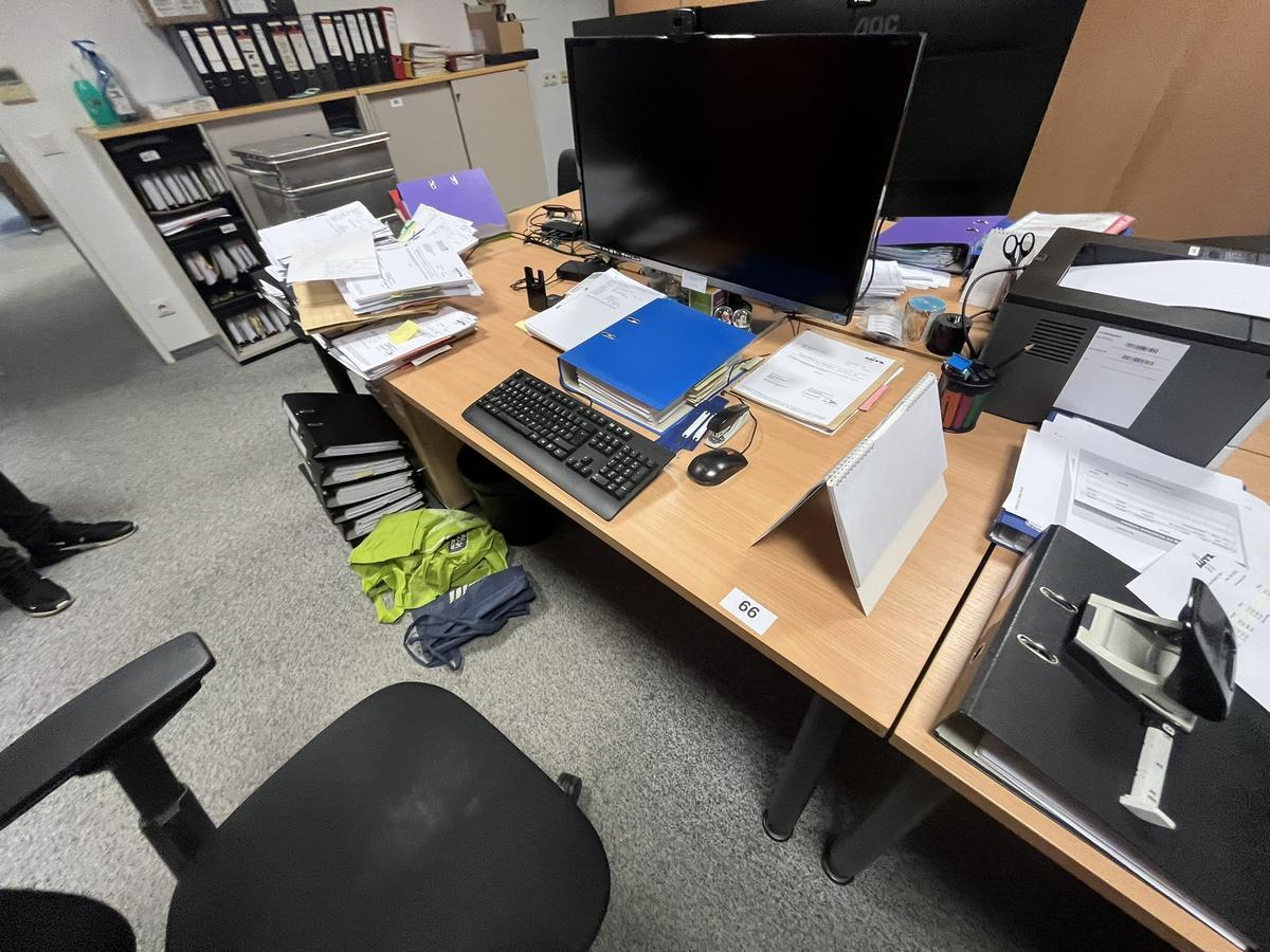 Schreibtisch ca. 200/80 cm?d=2025-11-06 13:46:20