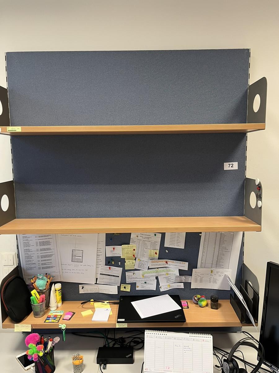 Regalwand ca. 120/150 cm?d=2025-11-06 13:46:19