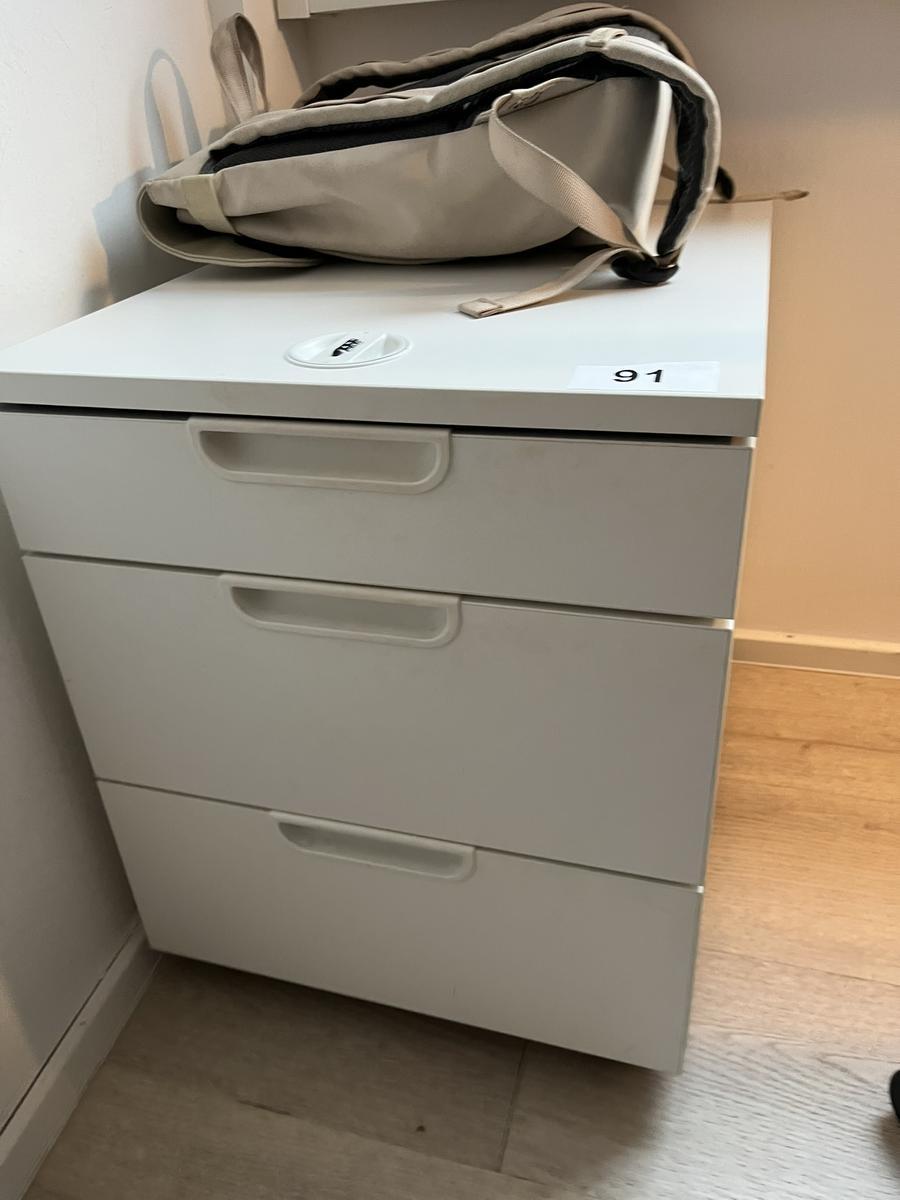 Rollcontainer mit Auszugsladen?d=2025-11-06 13:48:23