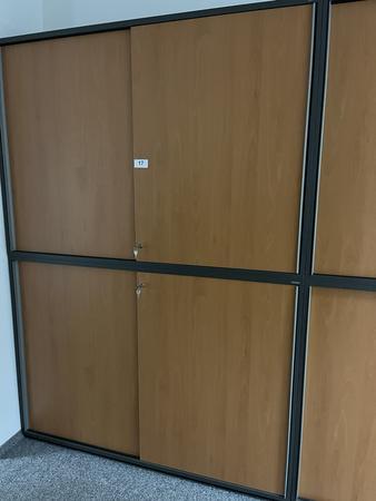 2 Stk.Svoboda Aktenschränke jeweils 160/110 cm 3 Ordnerhöhen 2 Stk.Svoboda Aktenschränke jeweils 160/110 cm 3 Ordnerhöhen