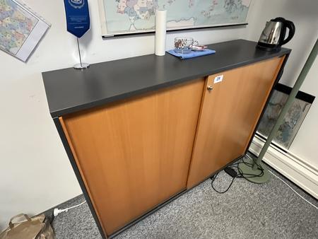 1 Stk. Aktenschrank 160/110 cm 1 Stk. Aktenschrank 160/110 cm