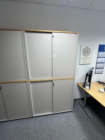2 Stk.Aktenschränke jeweils 120/110 cm mit Schiebetüren 2 Stk.Aktenschränke jeweils 120/110 cm mit Schiebetüren