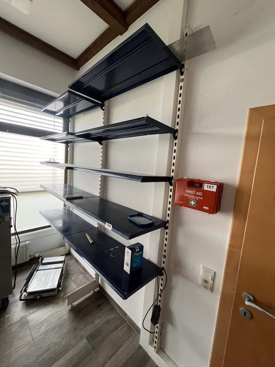 ca. 3 lfm Wandregal 250/45/ cm?d=2025-11-07 17:32:48