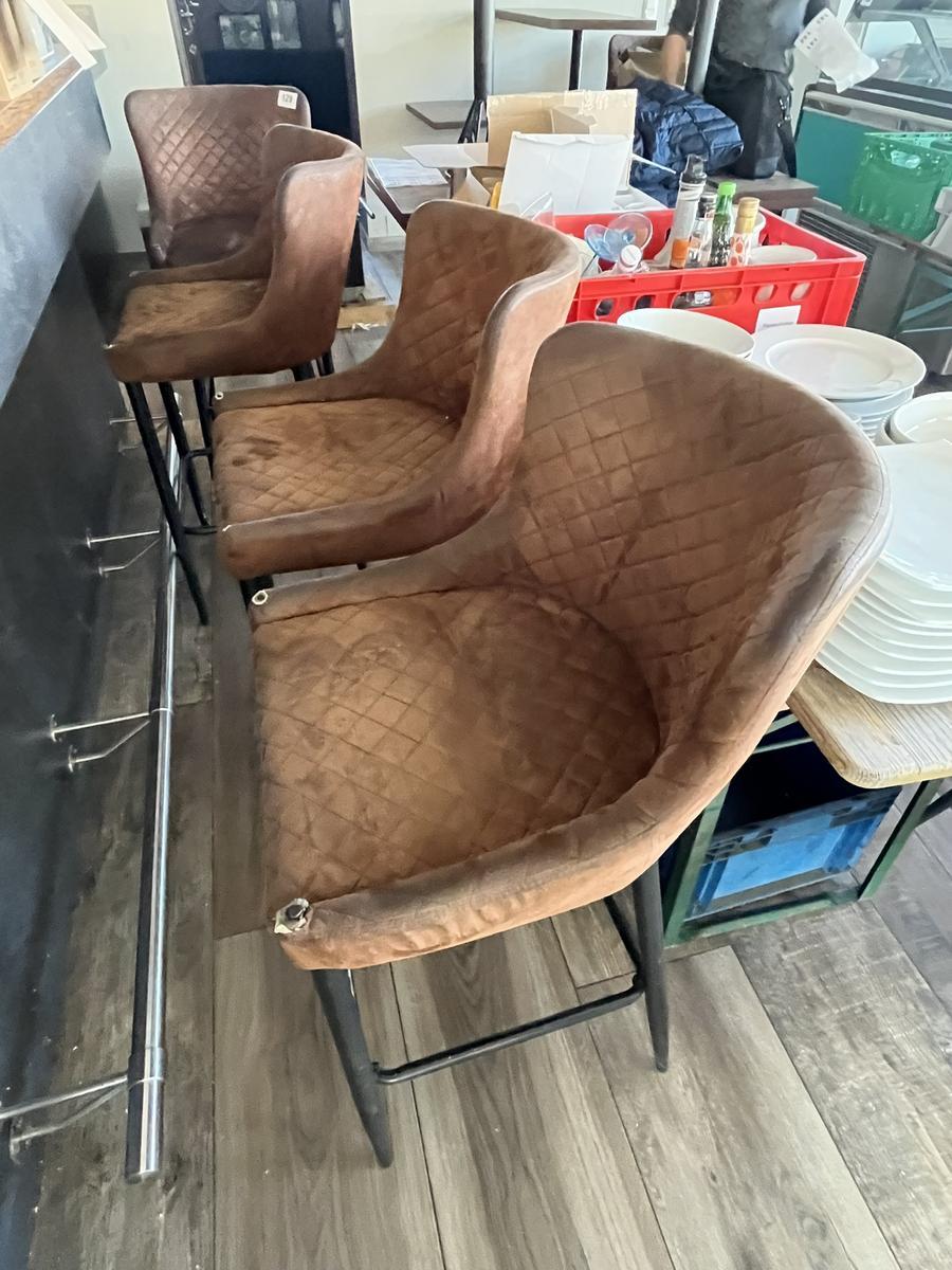 5 Stück Barhocker - Bezug gehört erneuert?d=2025-11-07 20:22:21