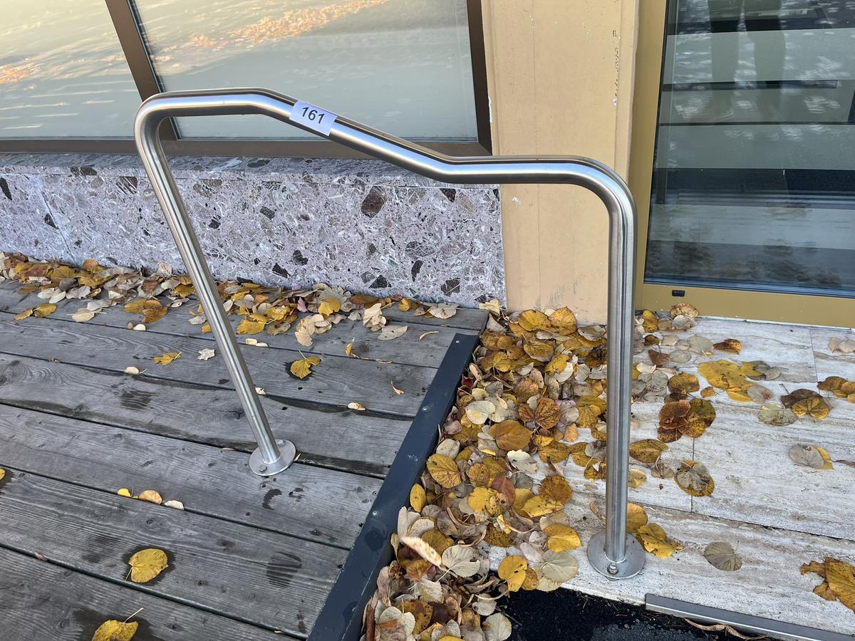 Edelstahl Handlauf 90/90 cm?d=2025-11-07 17:32:49