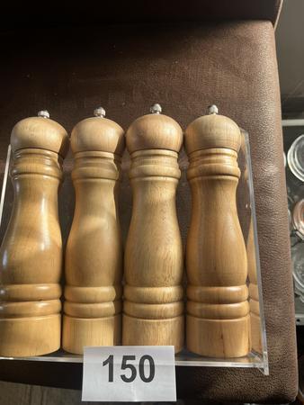 4 Stück Pfeffermühlen 4 Stück Pfeffermühlen