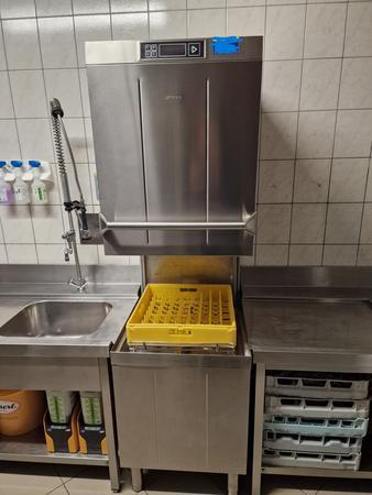 Smeg Haubenspülmaschine Easyline HTY 510 DW, BJ 2022, ca. 620x736x1530/2007mm, 400V, 9.7 kW Smeg Haubenspülmaschine Easyline HTY 510 DW, BJ 2022, ca. 620x736x1530/2007mm, 400V, 9.7 kW