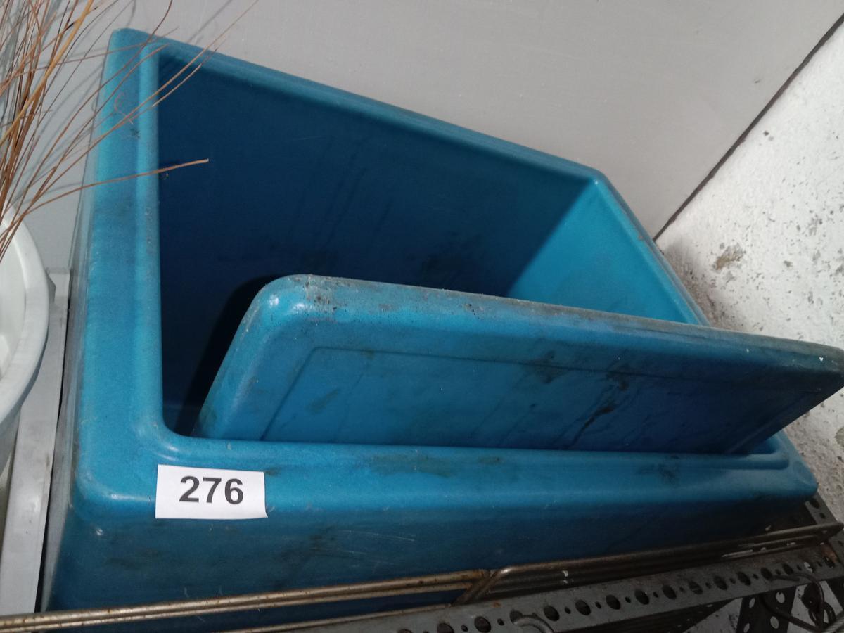 Kunststoffbox mit Deckel ca. 65/65/65 cm