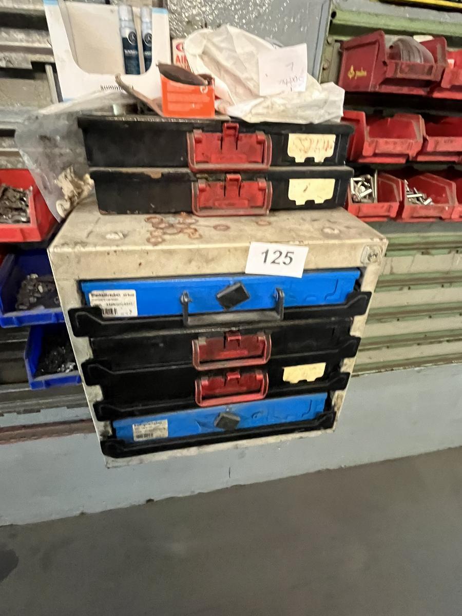 Sortimentsschrank mit Ausziehladen und Kleinteilen?d=2025-11-13 02:41:51