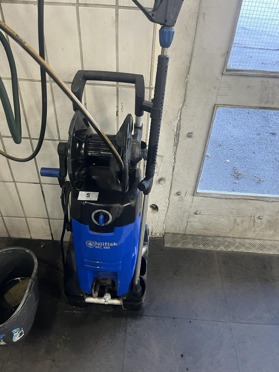 Nilfisk Hochdruckreiniger MC 4 M mit Zubehör