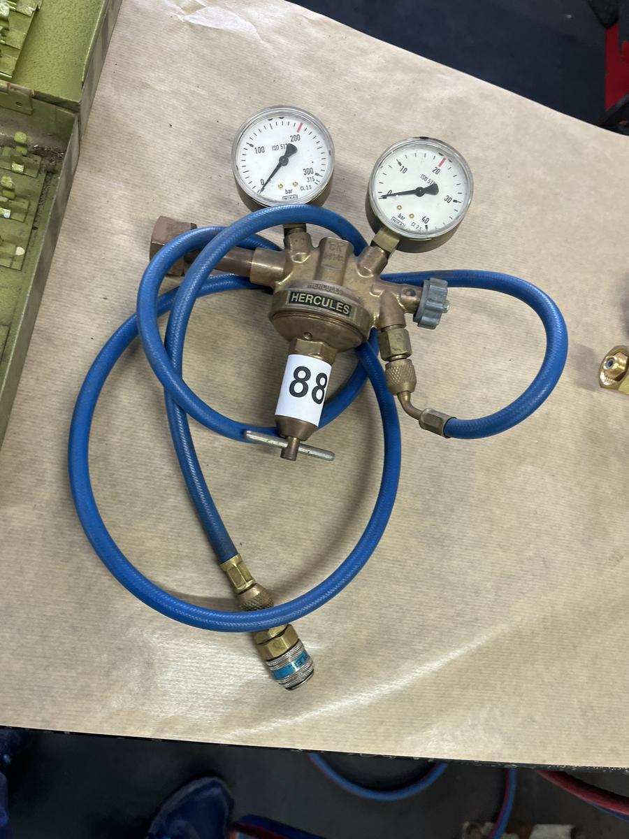 Klimaanlagenprüfgerät?d=2025-11-13 02:40:39