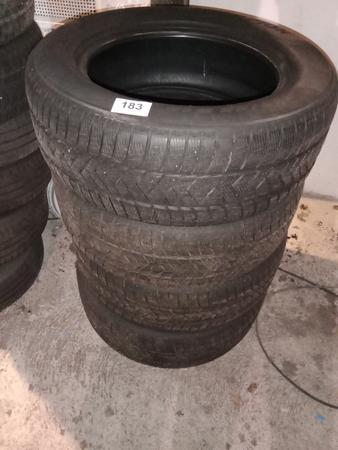 Pirelli Winterreifen ca.5 mm ohne Felge 275/55/19 Pirelli Winterreifen ca.5 mm ohne Felge 275/55/19