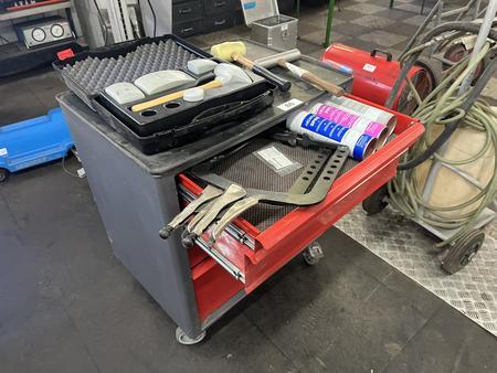 ADLATUS Aluwerkzeugset mit Auszugsladen und Zubehör ADLATUS Aluwerkzeugset mit Auszugsladen und Zubehör