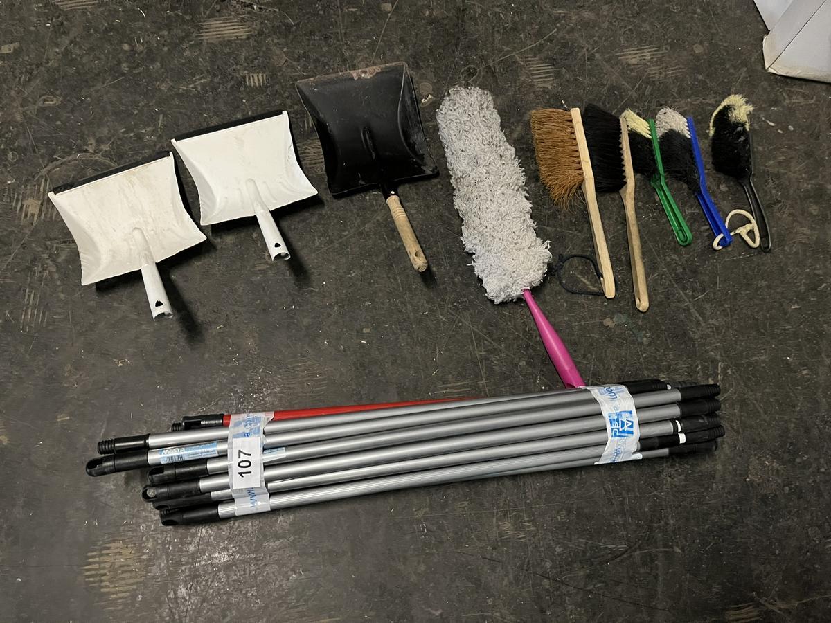 Großposten Handschaufeln/Stiele/Putzbehelfe?d=2025-11-28 15:09:47