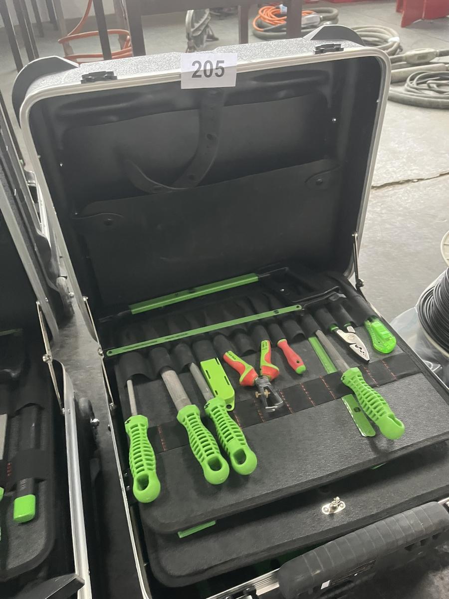 RECA Rollen-,Werkzeugkoffer bestückt mit Handwerkzeugen?d=2025-11-28 15:37:24