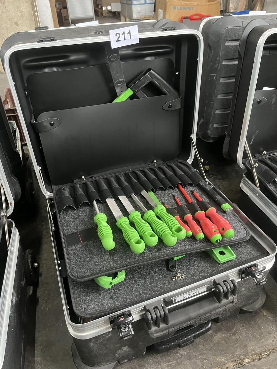 RECA Rollen-,Werkzeugkoffer bestückt mit Handwerkzeugen?d=2025-11-28 15:37:42