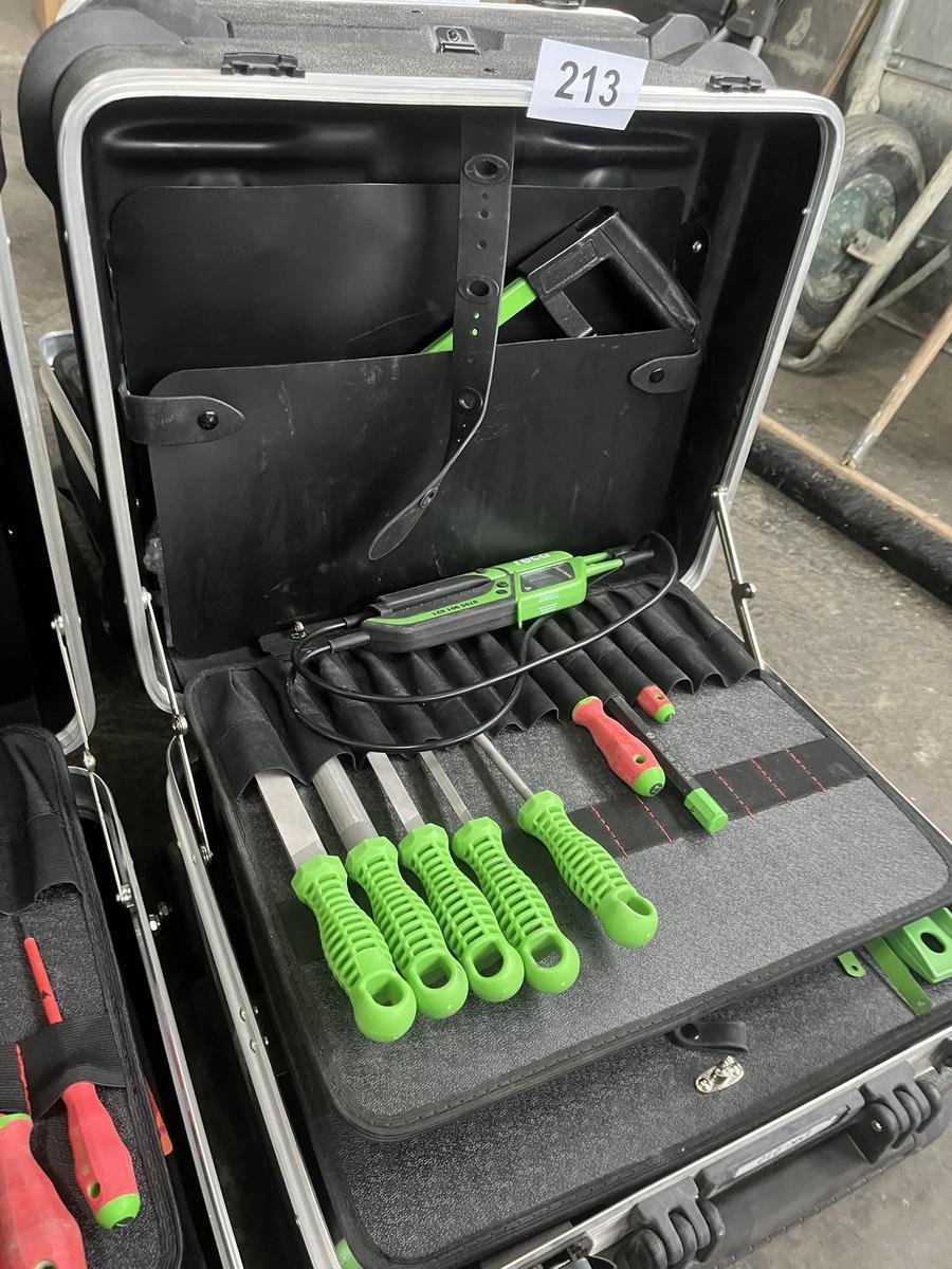 RECA Rollen-,Werkzeugkoffer bestückt mit Handwerkzeugen?d=2025-11-28 15:37:27