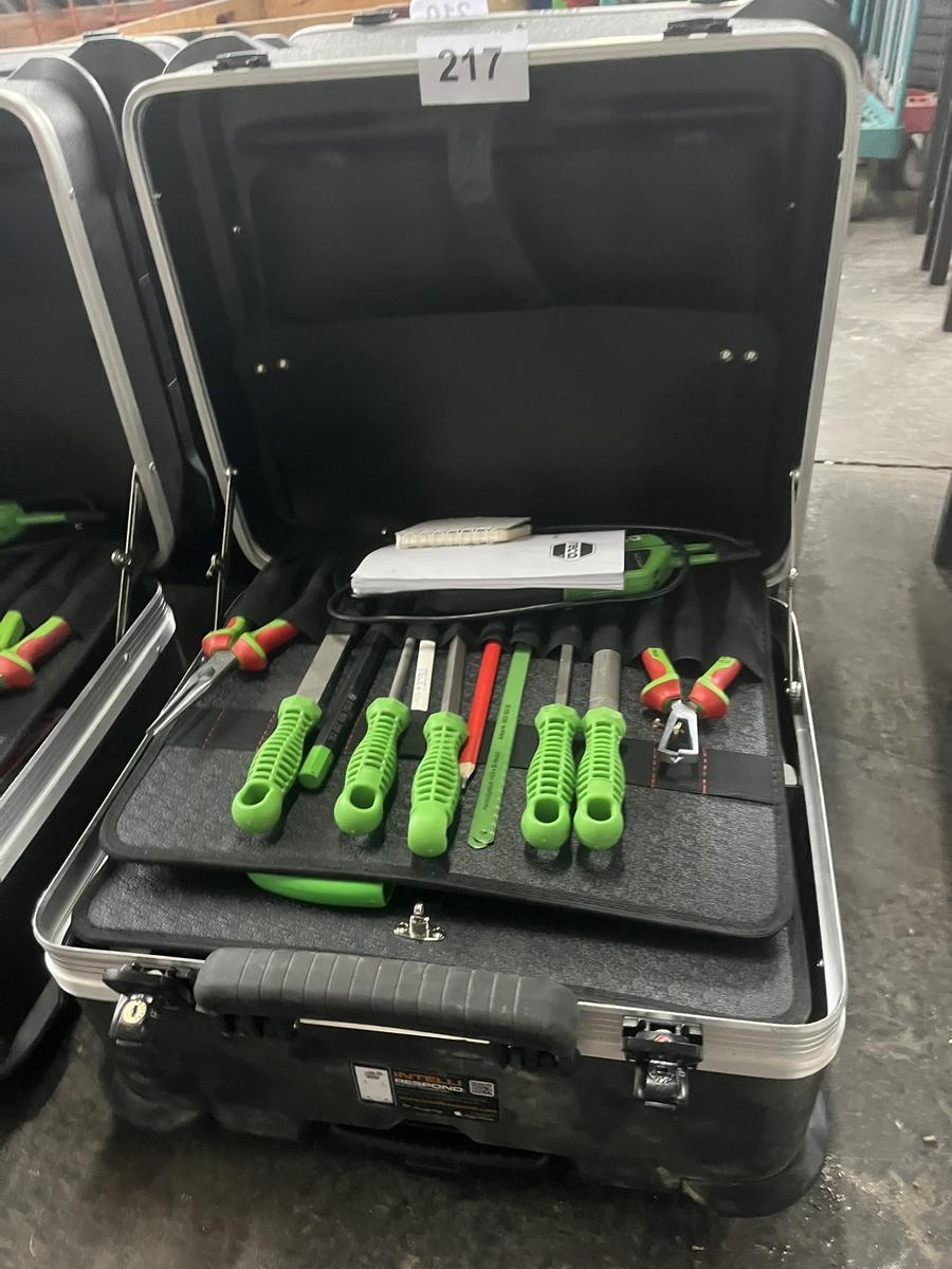 RECA Rollen-,Werkzeugkoffer bestückt mit Handwerkzeugen?d=2025-11-28 15:37:44