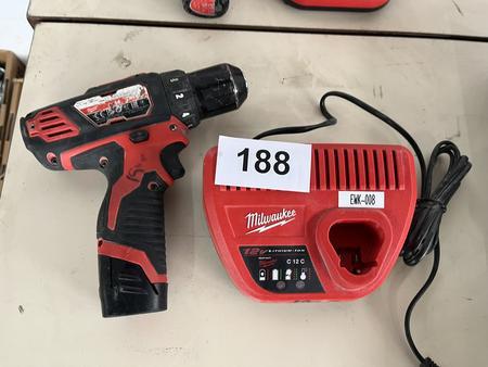 Milwaukee Akku-,Bohrschrauber M 12 BDD 202 C