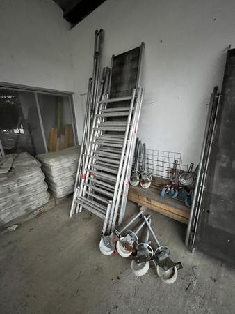 HAGO Alu-Fahrgerst  :6  Stk Rahmen ca.200/80 cm 2 Stk.Platten, 8 Stk.Fahrrollen