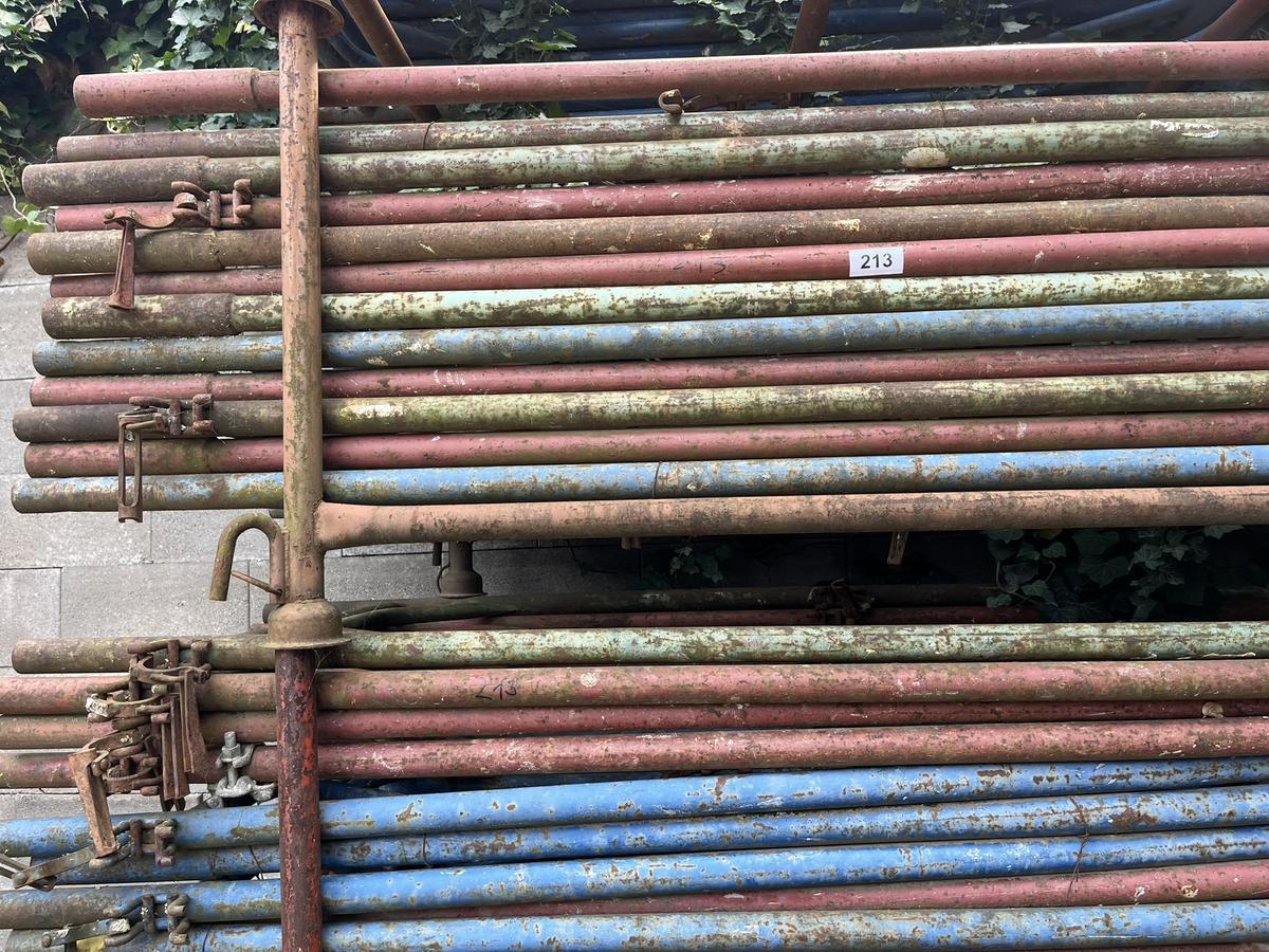 ca. 38 Stk. Gerüstrahmen mit Zubehörteilen?d=2025-11-20 11:26:55