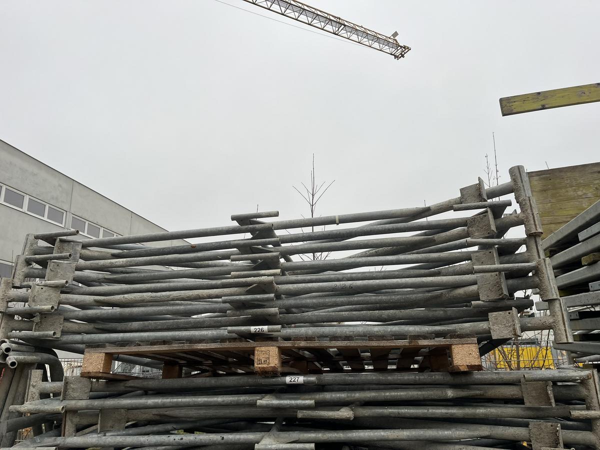 Schutzgerüstkonsolen für Pos. 219